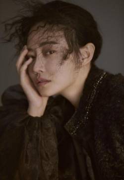 高清中国大陆吉林长春女演员谭卓极简洛丽塔写真图片