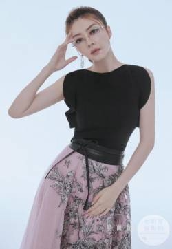中国内地南京女演员熊黛林御姐范性感写真图片