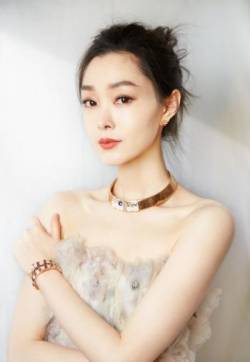 中国内地湖北省荆门女演员宋轶优雅性感活动照图片