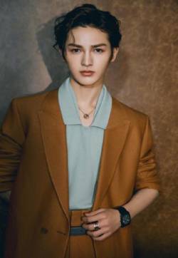 高清内陆男星朱正廷清俊养眼写真图片