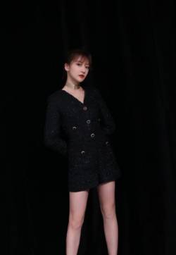 中国四川成都女演员余玥最新生活照图片第张
