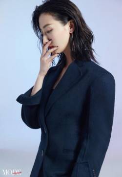 中国内地内蒙古自治区牙克石女演员叶青时尚百变写真图片