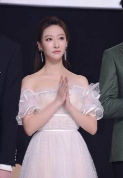 中国四川成都女演员余玥2019搜狐时尚盛典性感图片