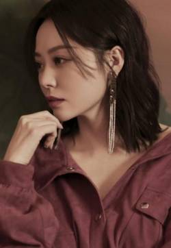 高清黑龙江省伊春美女张靓颖轻甜靓丽写真图片