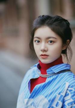 高清中国内地辽宁省沈阳女演员赵今麦甜美元气写真图片