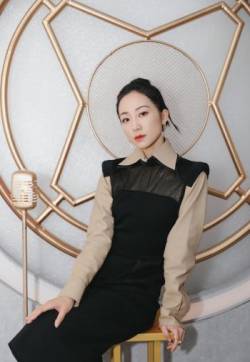 中国大陆江苏省苏州知名女演员韩雪黑裙时尚优雅写真图片
