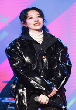 高清四川成都美女李斯丹妮上海嘉亭荟跨年音乐会图片