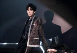 高清男明星刘宇宁黑色西装简洁优雅写真图片
