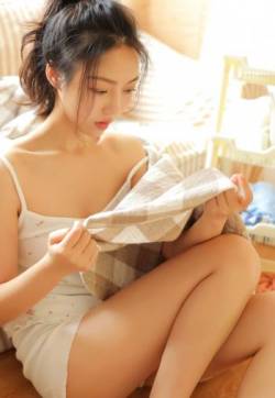 高清gogo美女露肩吊带美女风情诱惑大胆美女图片