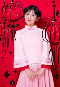 中国内地著名主持人女演员谢娜央视春晚舞台照图片