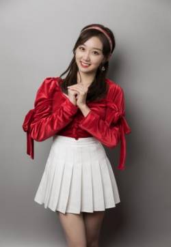 中国内地湖南女歌手李子璇灵动俏皮写真图片