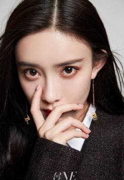 中国内地吉林长春女演员孟子义及腰高马尾灵动写真图片