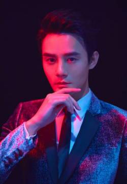高清中国内地男演员王凯黑色西装帅气写真图片第张