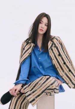 高清韩国大邱广域市女明显宋慧乔成熟性感泰国杂志写真图片