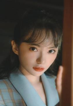 高清辽宁大连女明星刘萌萌高马尾时尚写真图片
