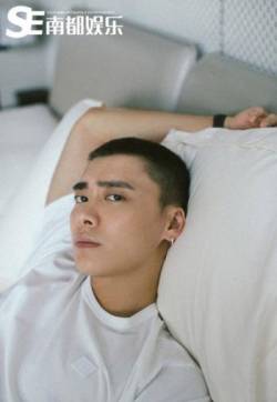 高清中国内地四川成都男演员李易峰寸头酷帅写真图片