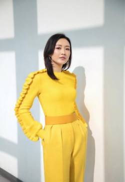 高清大陆广西南宁女演员王鸥时尚干练写真图片