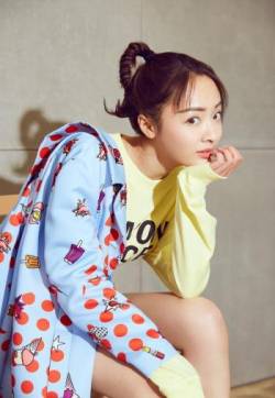 中国内地四川成都女演员孙铱甜美养眼写真图片