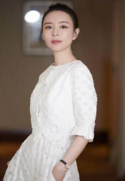 中国内地福建永安女演员张静初清爽优雅写真图片