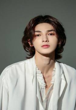 高清内陆男星朱正廷英俊帅气写真图片