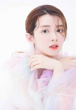 中国内地吉林长春男演员陈昊宇甜美迷人写真图片