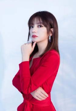 中国大陆安徽芜湖影视女演赵薇优雅红裙性感图片