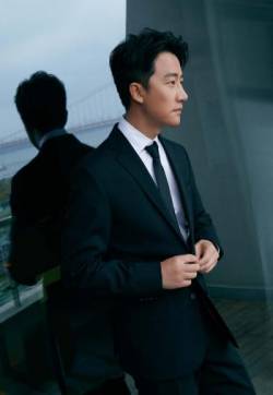 高清江苏省徐州男星黄轩青年电影周帅气图片