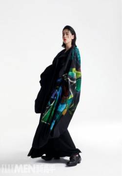 日本女优三吉彩花时尚大片写真图片第张