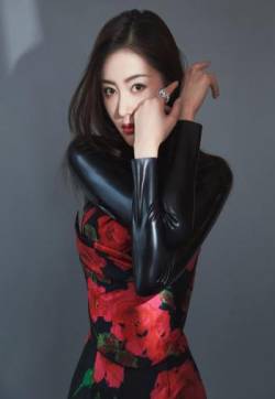 高清黑龙江省哈尔滨市无常女演员李冰冰2019微博之夜性感图片