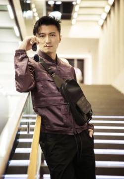 大陆香港祖籍广东番禺男演员谢霆锋品牌活动照帅气图片