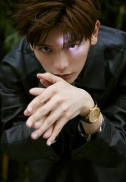 高清男明星姚弛成熟稳重帅气西服写真