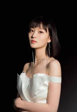 中国内地黑龙江女演员王佳宇清新可爱活动照图片