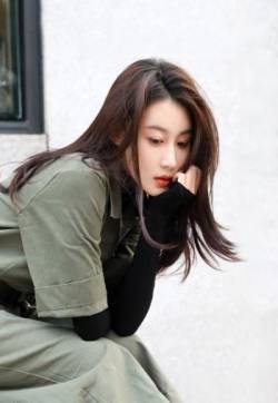 高清张雅卓清秀甜美街拍图片