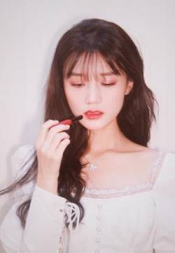 高清台湾省华语影视女演员陈意涵甜美俏皮写真图片