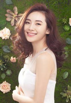 高清哈尔滨路美女路晨性感妩媚写真图片