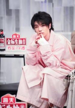 高清湖北十堰男星华晨宇《歌手·当打之年》第九期剧照图片
