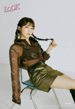 韩国釜山女演员Apink郑恩地孙娜恩时尚杂志写真图片