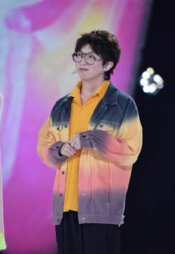 高清河南男星毛不易创造营2020舞台照图片