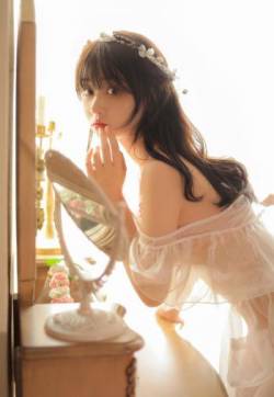 中国内地北京影视女演员杨幂清爽私服照图片