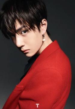 河南省洛阳男明显王一博《Tmagazine》4月刊封面写真