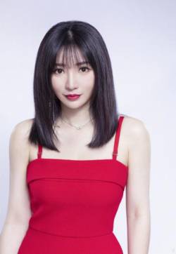 中国内地湖南衡阳女演员柳岩红衣性感写真图片