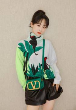 高清中国内地影视北京女演员杨紫俏皮可爱元气写真图片