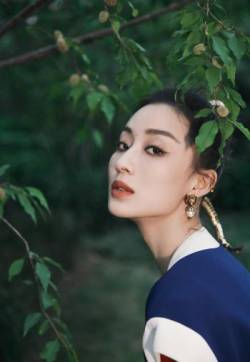 中国大陆北京女演员孙佳雨清爽甜酷写真图片