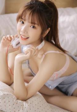 最新仿4493背带裤美女低胸丰满性感写真