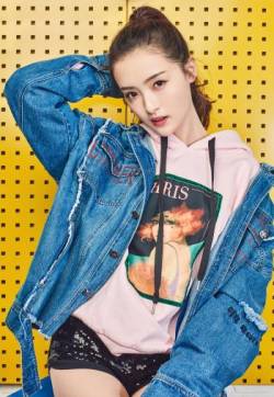 高清中国内地女演员孙嘉琪休闲运动风时尚写真图片