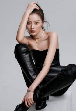 中国内地辽宁大连女演员王秀竹性感妩媚写真图片