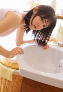 高清美女MM29高颜值吊带睡裙居家写真