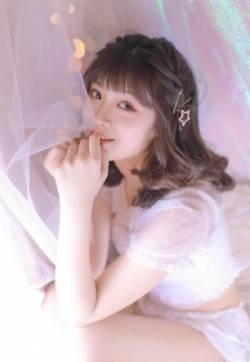 少女性感撩人私房写真图片