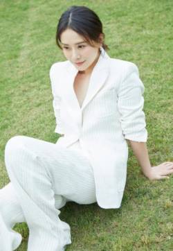 高清中国南京女演员海清纯白套装性感写真图片