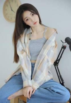 低胸装